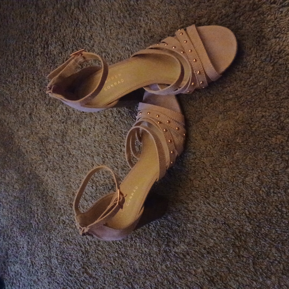 Lauren Conrad pink heals with gold studs - Picture 5 of 6